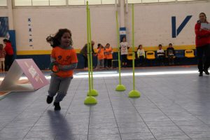 jogos de oeiras crianças a fazer atletismo